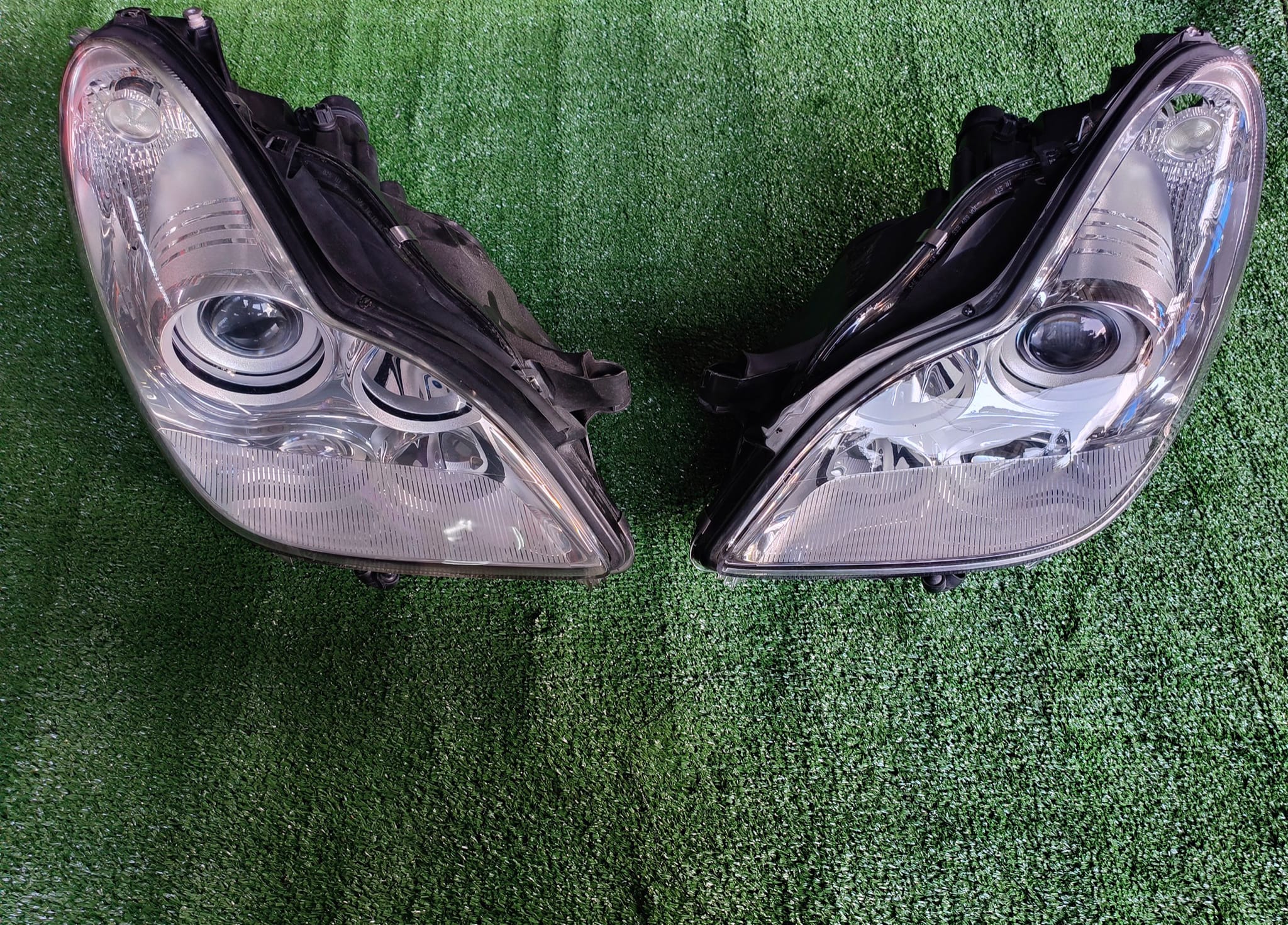 MERCEDES BENZ CLS W219 HEAD LAMP LH,RH  HID MODEL